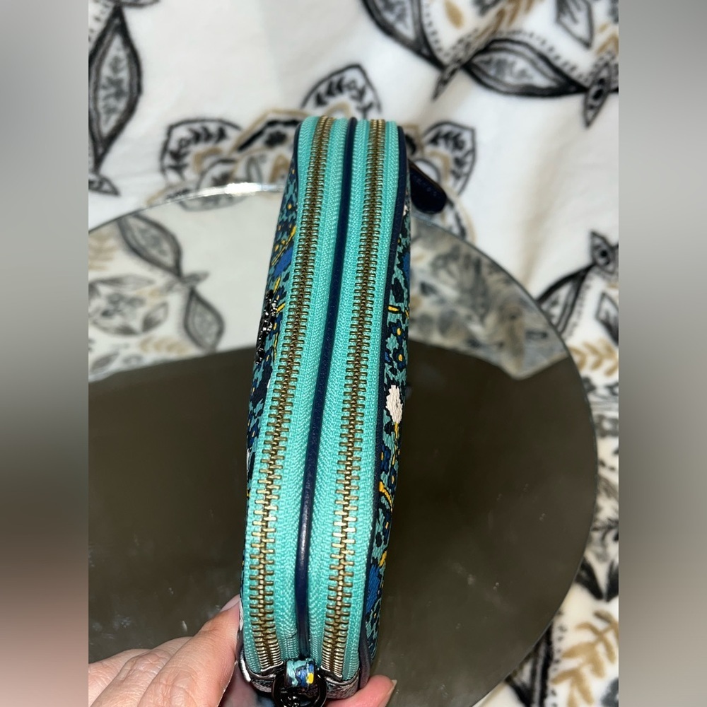 Coach NY, Yankee Floral Print Canvas Crossbody Clutch Bag Purse Teal - Picture 9 of 16